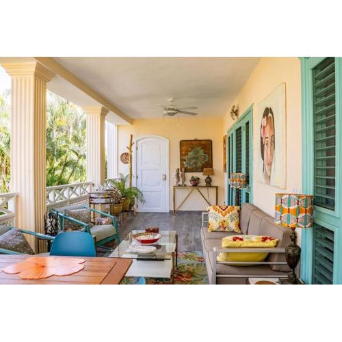 Renovated Condo at the Beach Close to Everything