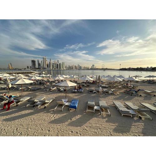 Renovated Marina view apartment in Oceana