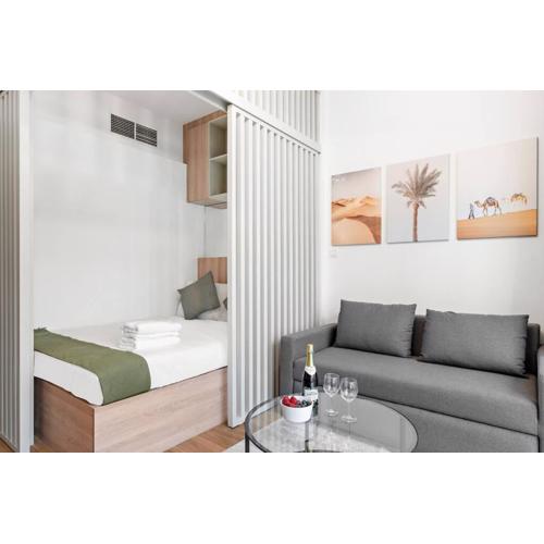 Renovated Studio next to Dubai Mall & Burj Khalifa