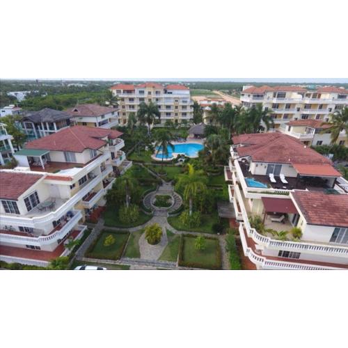 Residencial Las Palmeras de Willy Boca Chica
