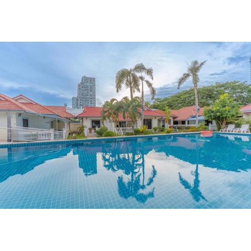 Resort 5-3BR Huge Pool, BBQ, 300m-Beach, 8 mins to Walking Street