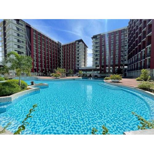 Resort Condo with Balcony in Lapu-lapu