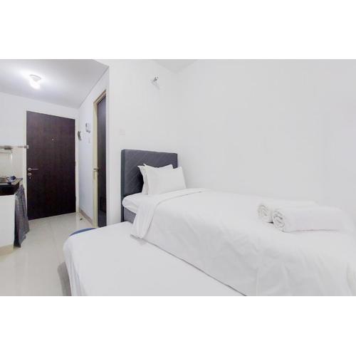 Restful and Comfortable Studio Serpong Garden Apartment By Travelio