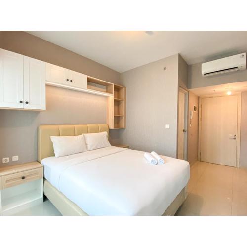 Restful and Functional Studio Apartment at Springlake Summarecon Bekasi By Travelio