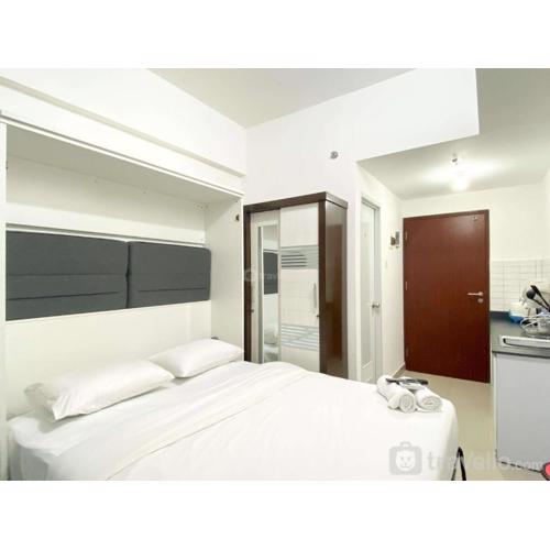 Restful and Tidy Studio Sayana Bekasi Apartment By Travelio