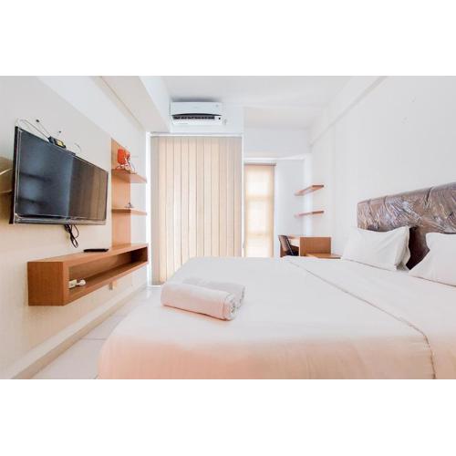 Restful Studio Room at Akasa Pure Living BSD Apartment By Travelio