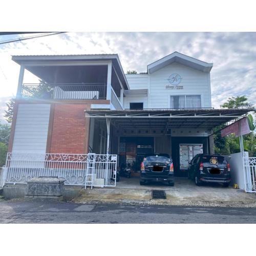 Resy home syariah family room dekat alun2 wonosobo