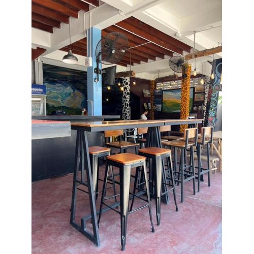 Revolution Pai In Town