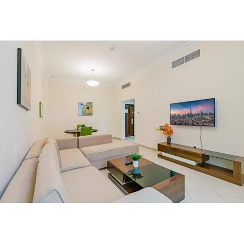 RH - Spacious & Bright 01BR, Walk away to mall of Emirates