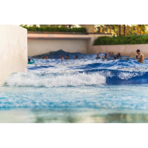 R'Holistay Azure North KING SIZE BED & Wave POOL