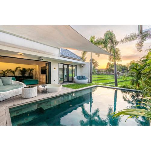 Rice field View with Sauna Projector and Jacuzzi Unique design