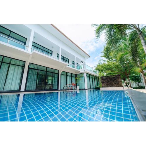 Rich Pool Villa Phang Nga