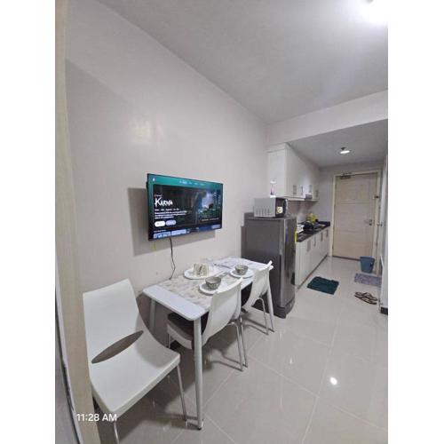 Richnells Staycation Minimalist