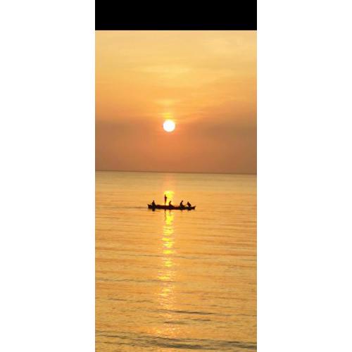 Riclita's Sunset Resthouse Apartments