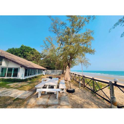 Rimhad Villa 4BR Maepim beachfront-Rayong