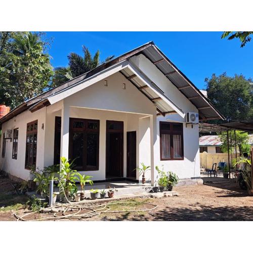 Riung Tiga Empat Tujuh Guesthouse