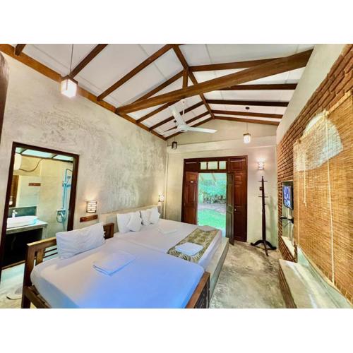 river side resort - wellawaya