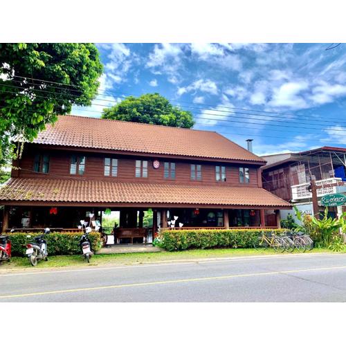 Riverhouse-The Teak House