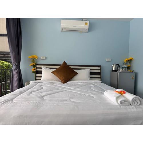 Riverside Hostel Phuket