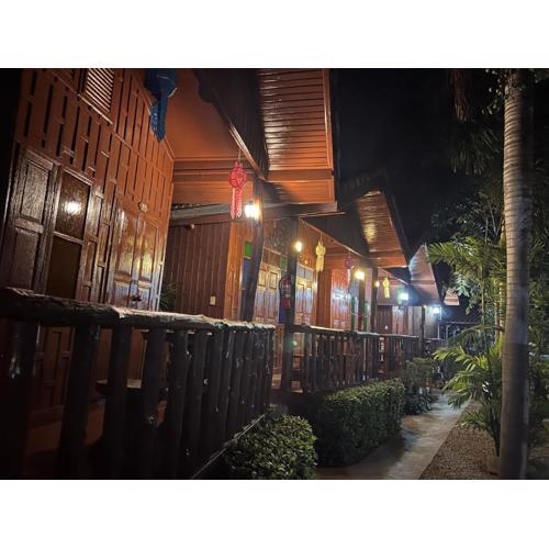 Riverside Retreat Sukhothai Guest House