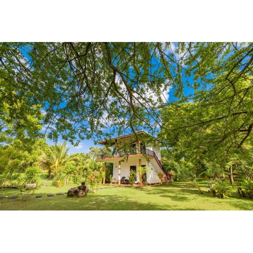 Rock Violet Lakefront Cabanas & Restaurent