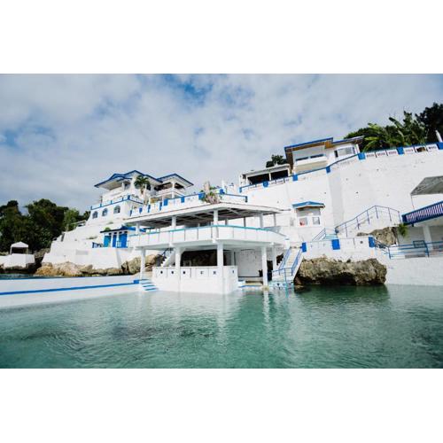 Rockwalled Adventure Resort by Hiverooms