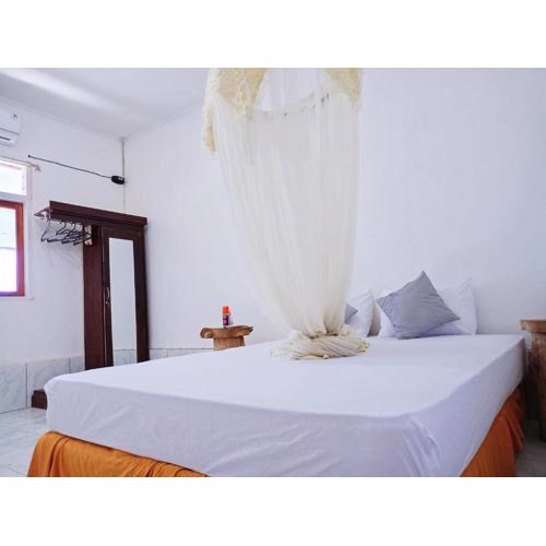 Rocky homestay lakey nangas beach