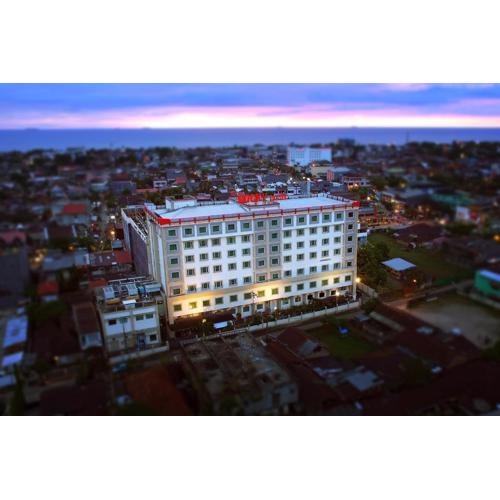 Rocky Plaza Hotel Padang
