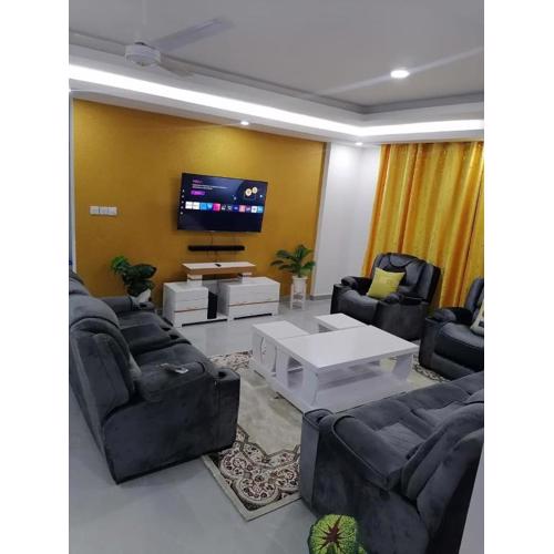 Roma Stays - 3bedroom Apartment at Aqua Gardens Near to CityMall