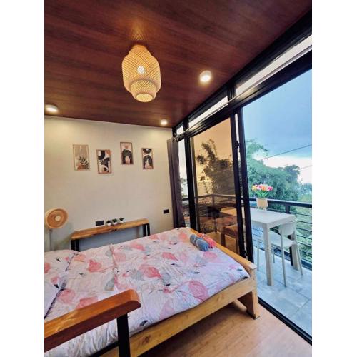 Romantic Chic Cottage with View