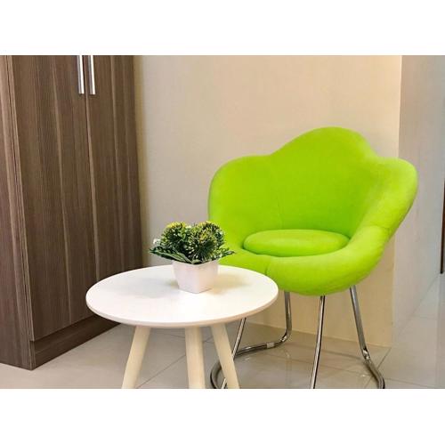 Ronzels Place- Studio unit at Horizons 101 Condominium