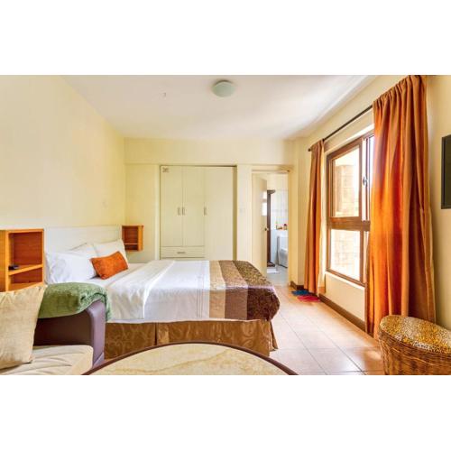 Rooftop Pool with City View - Studio