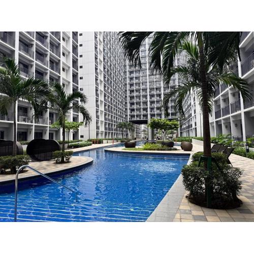 Room 1102 Cozy Fully Furnished Condo in Shore 2 Residences near Airport by Prime Stay MOA