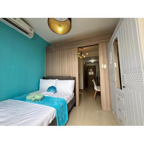 Room 1989 Cozy 1BR Shore 2 near MOA, IKEA & NAIA Airport by Prime Stay
