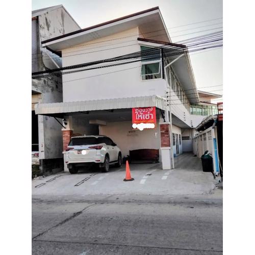 room 9 still available for MotoGP