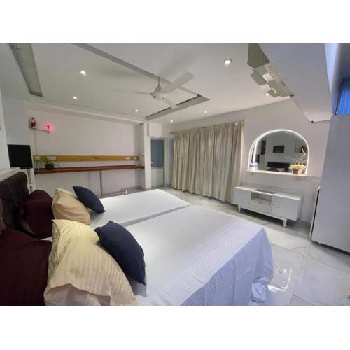 Room near airport in Negombo Beach