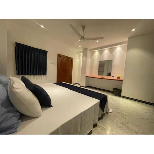 Room with kitchen Negombo Beach