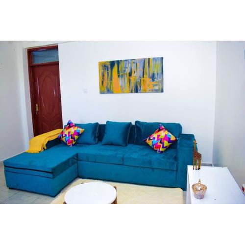 Rorot 2 bdrm stay located Annex home away(bright)