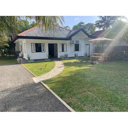 Rosewood Cozy 3-Bedroom with garden & best beach escape