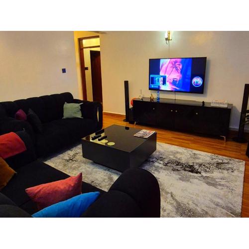 Rossyln home Near UN and Village Market