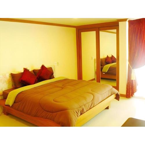 Rouge Service Apartments, Soi Buakhao