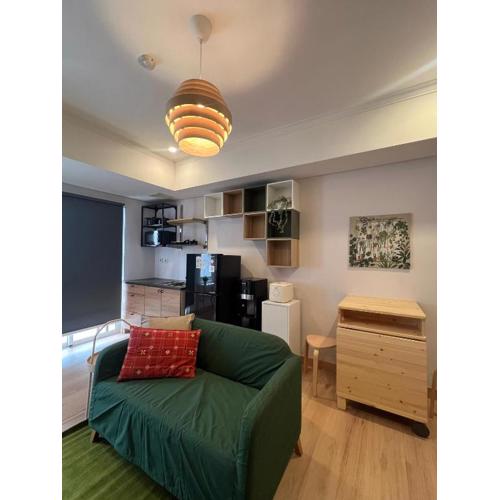 Royal Deluxe & Private Apartments - West Jakarta