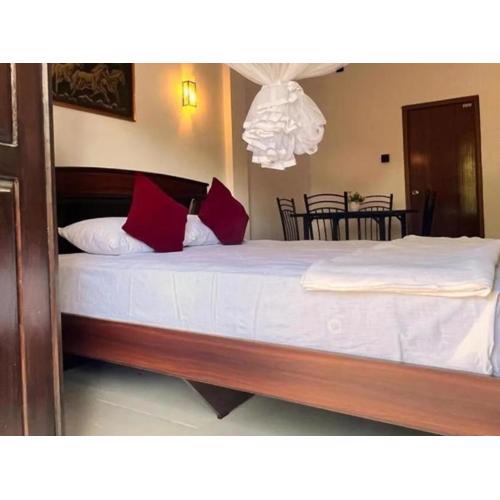 Royal Grand Guest Inn Ella