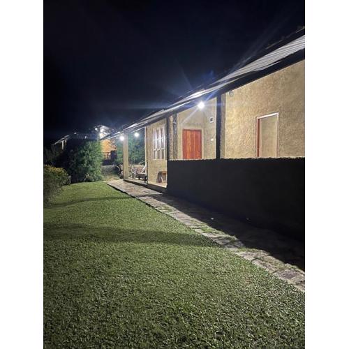 Royal Mountain Edge ,Knuckles