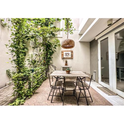 Royal Residence 3BR Exclusive Town House in West Surabaya by Le Ciel Hospitality