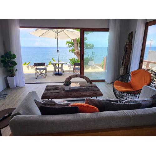 Royal Seascape 1 Beachfront