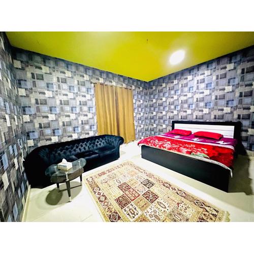 Royal Suite: King Comfort