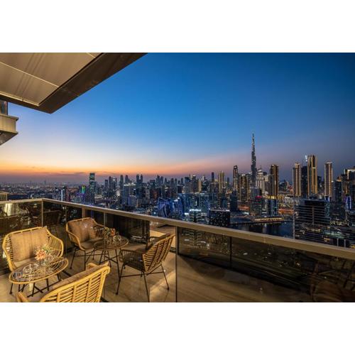 Royal Vista at Nobles Tower - Luxury 4BR Apartment in Business Bay Dubai City Views -