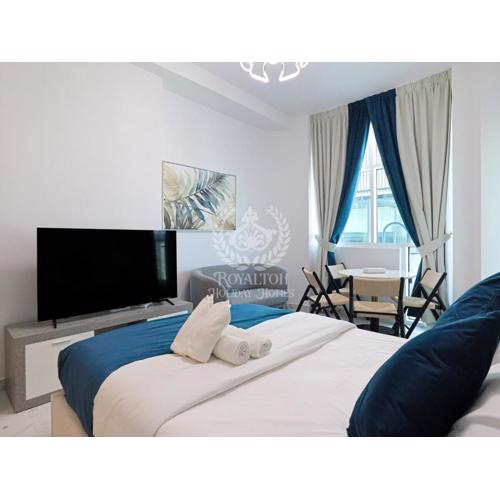 Royalton - Private Pool Luxe Studio in Dubai