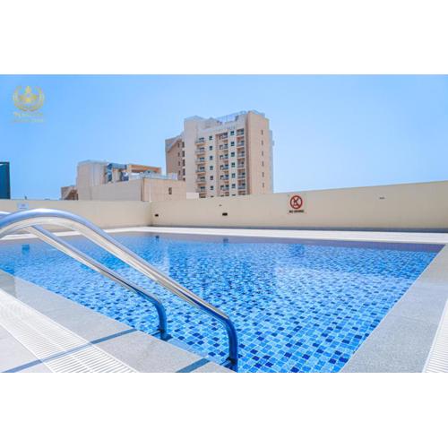 Royalton - Tranquil 15th-Floor Apartment with City Views